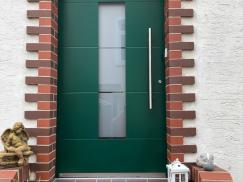 Aluminium-Haustür in grün mit Einbruchschutz